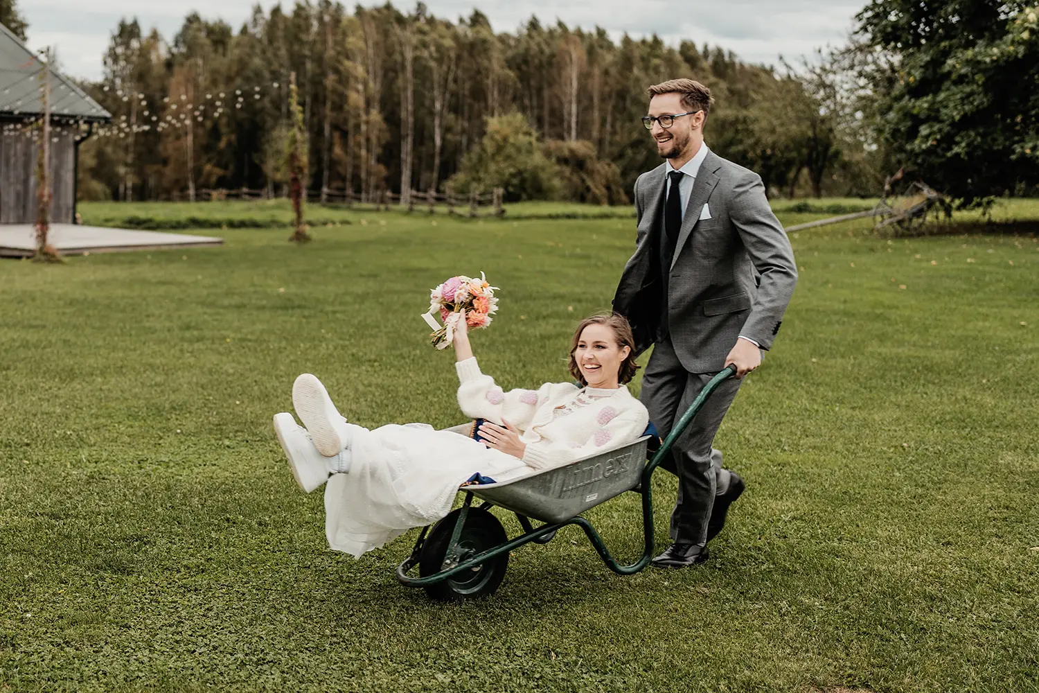 Gintarė ir Šarūnas vestuvių akimirka – Molėtai